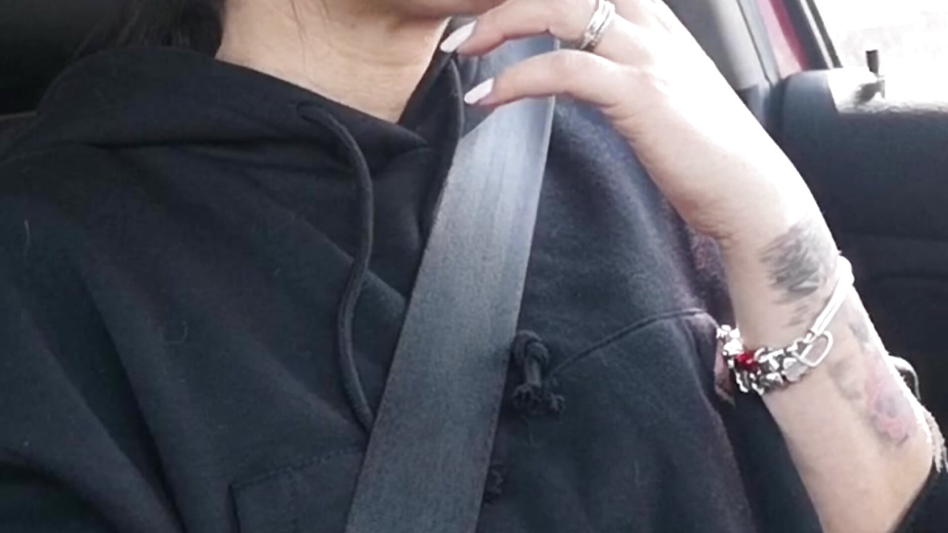 Smoke Topless Driving !! - video by DeeaDiamondd cam model
