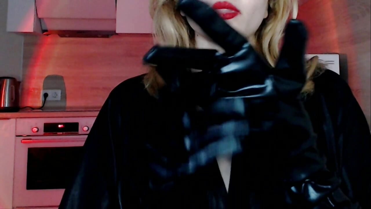 gloves latex? - video by Shadow_Passion cam model