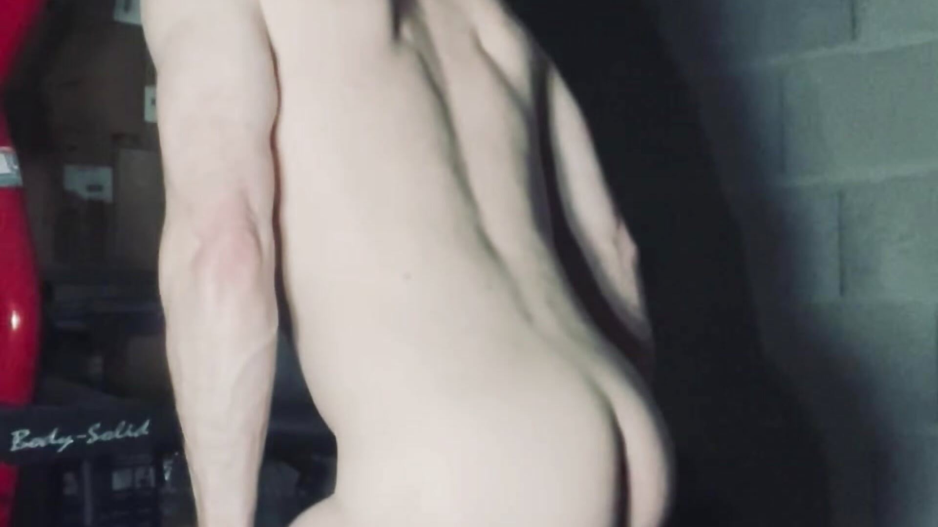 Séance de sport entièrement vue sur fesses et couilles ☺️☺️☺️ - vidéo du modèle de showcams Exhibsexe