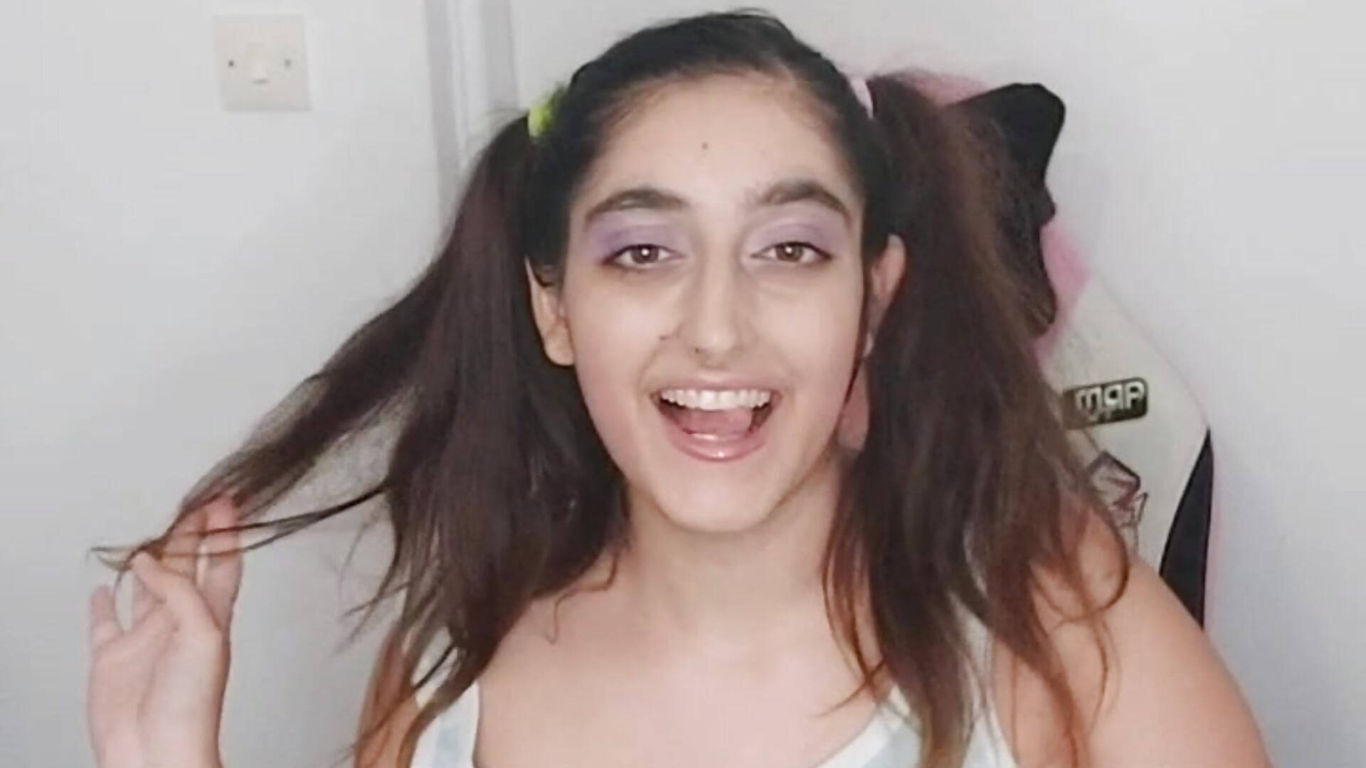 Shy College girl gone wild! - video by princiana cam model