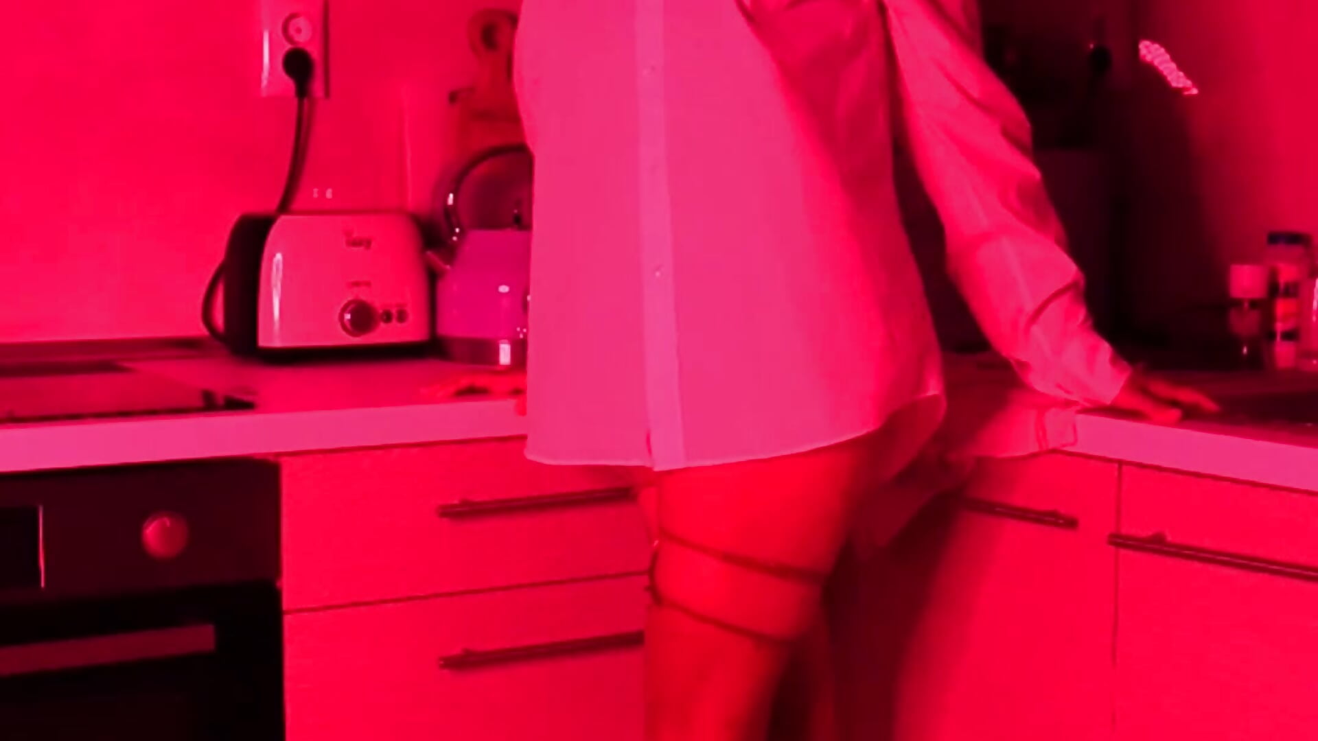 Το πιο ερωτικό striptease που έχεις δει ποτέ... The most sensual striptease dance on chair!
