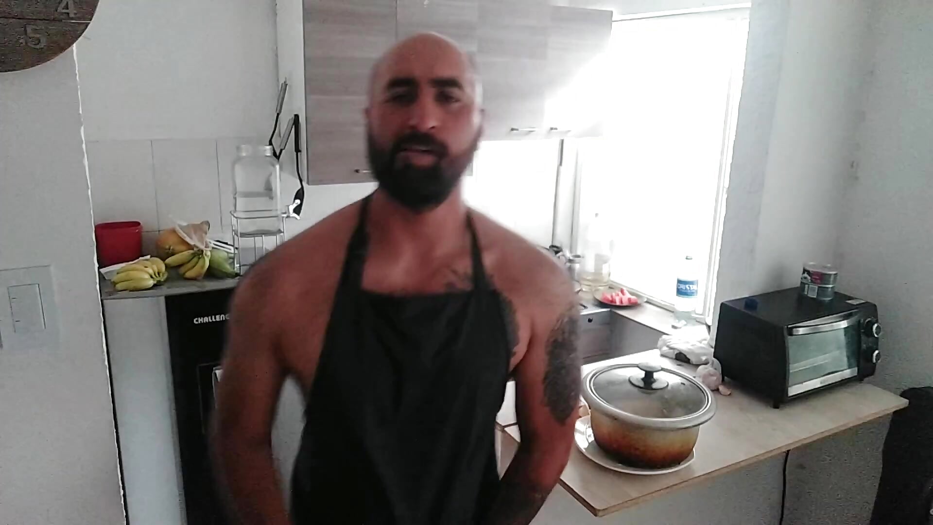 leon_kitchen - video by Leon_1234 cam model