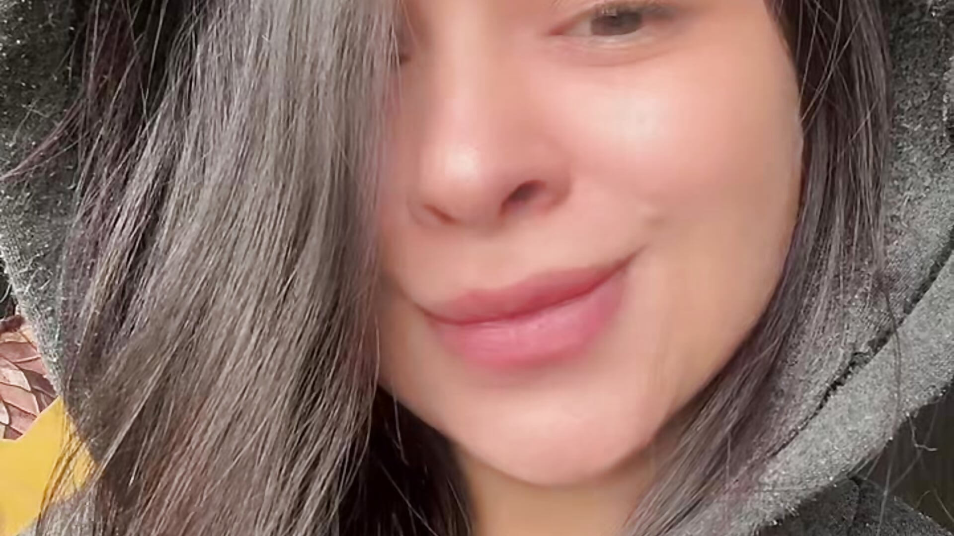 A beautiful smile of change - video by Selena_G69 cam model