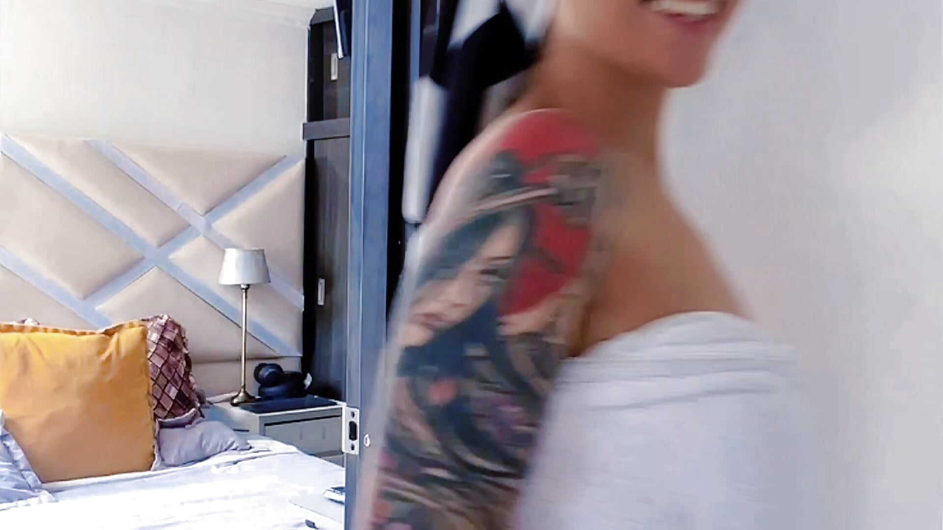 My day with a long white dress 👗 - video di Selena_G69 modella di cam