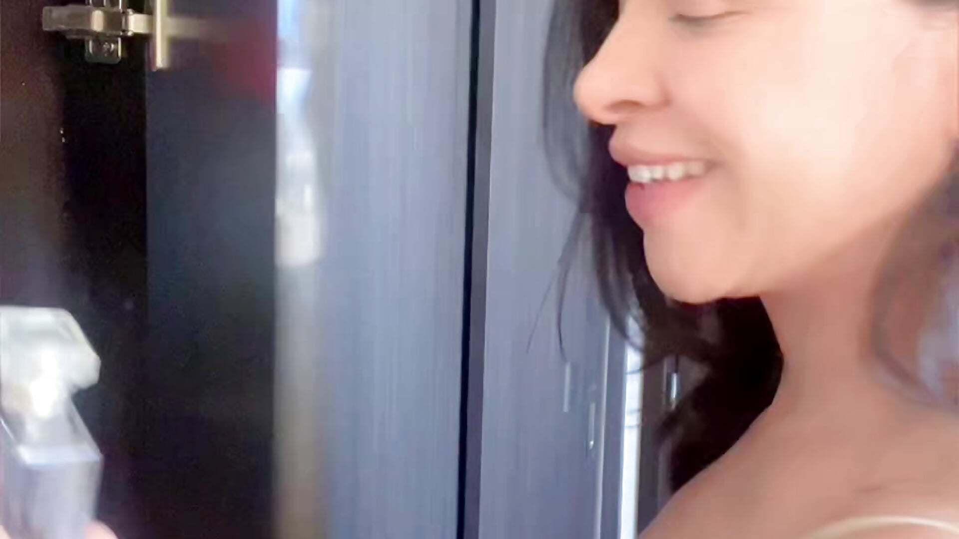 I like to smell very good - video by Selena_G69 cam model