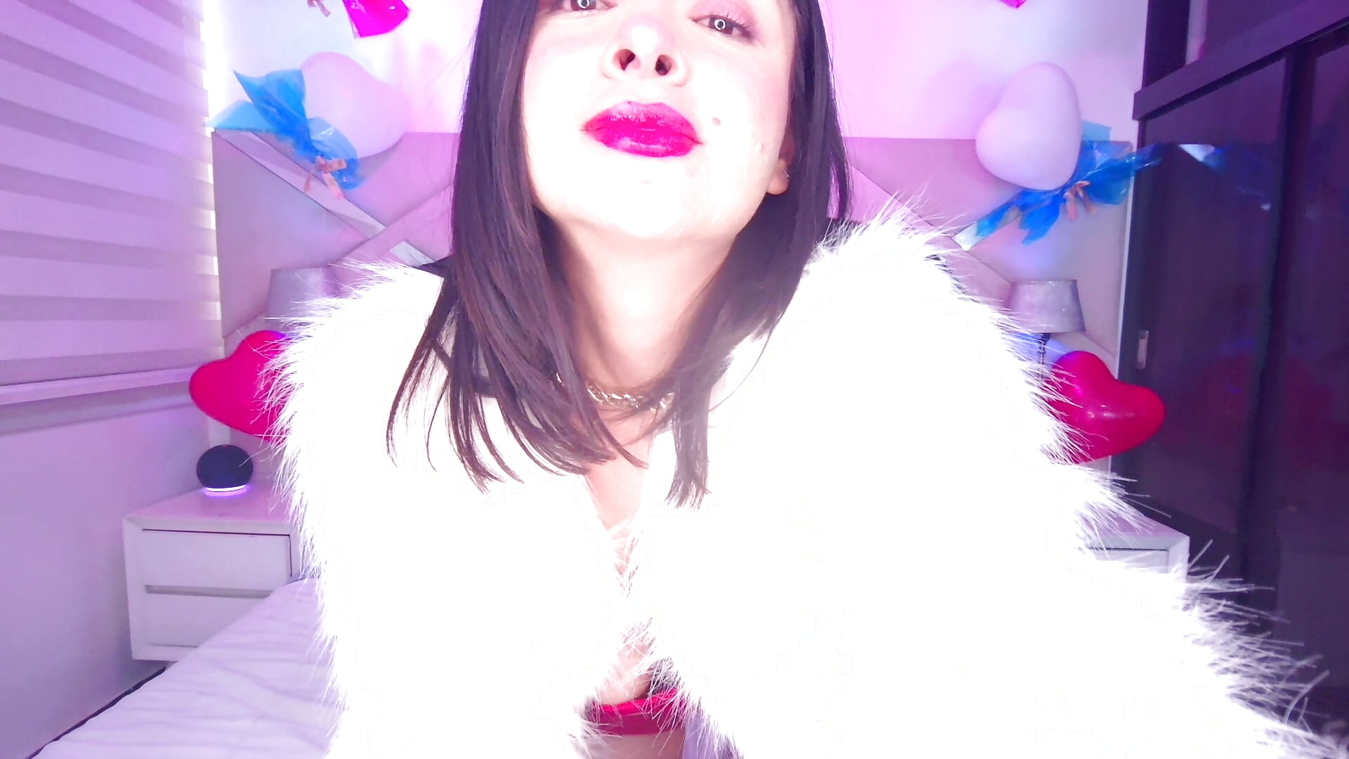 San Solterin -Single Saint - clip cu Selena_G69 model videochat