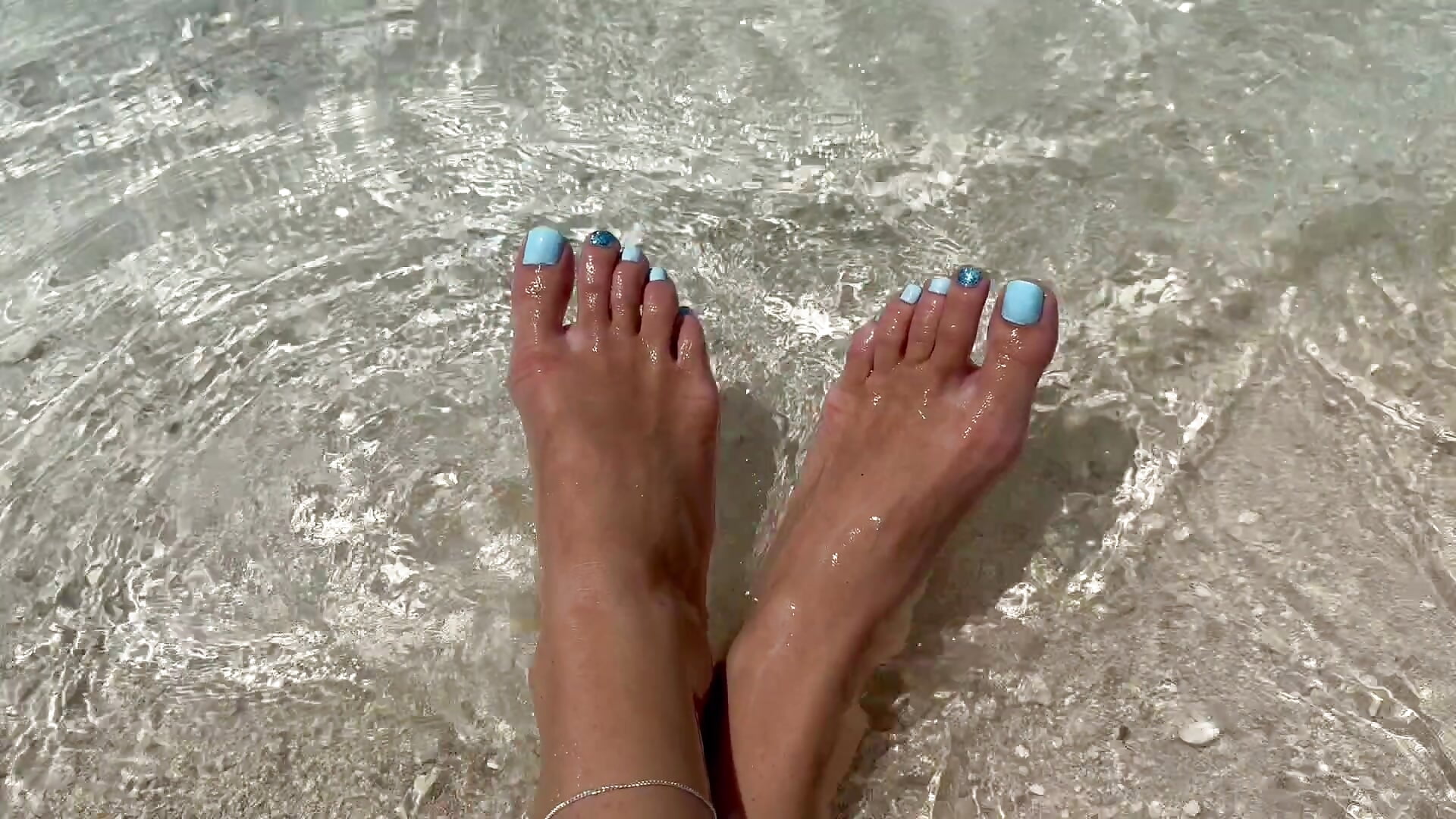 Sexy Feet in the Ocean - Video von SkyelarsWorld Cam-Model