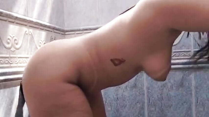 fucking me in the shower - vidéo du modèle de showcams nathalie_rivers