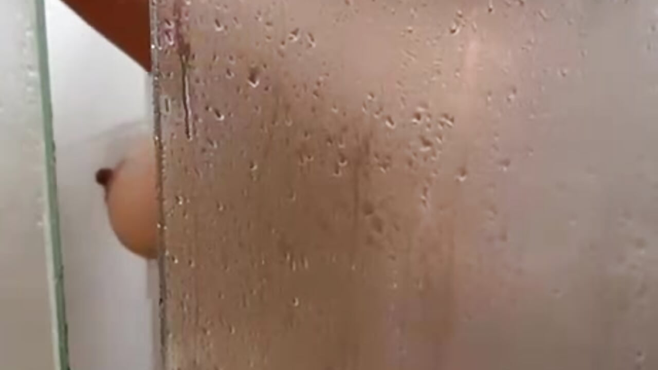 Sexy tits  🌸🌸 - video by dara__ cam model