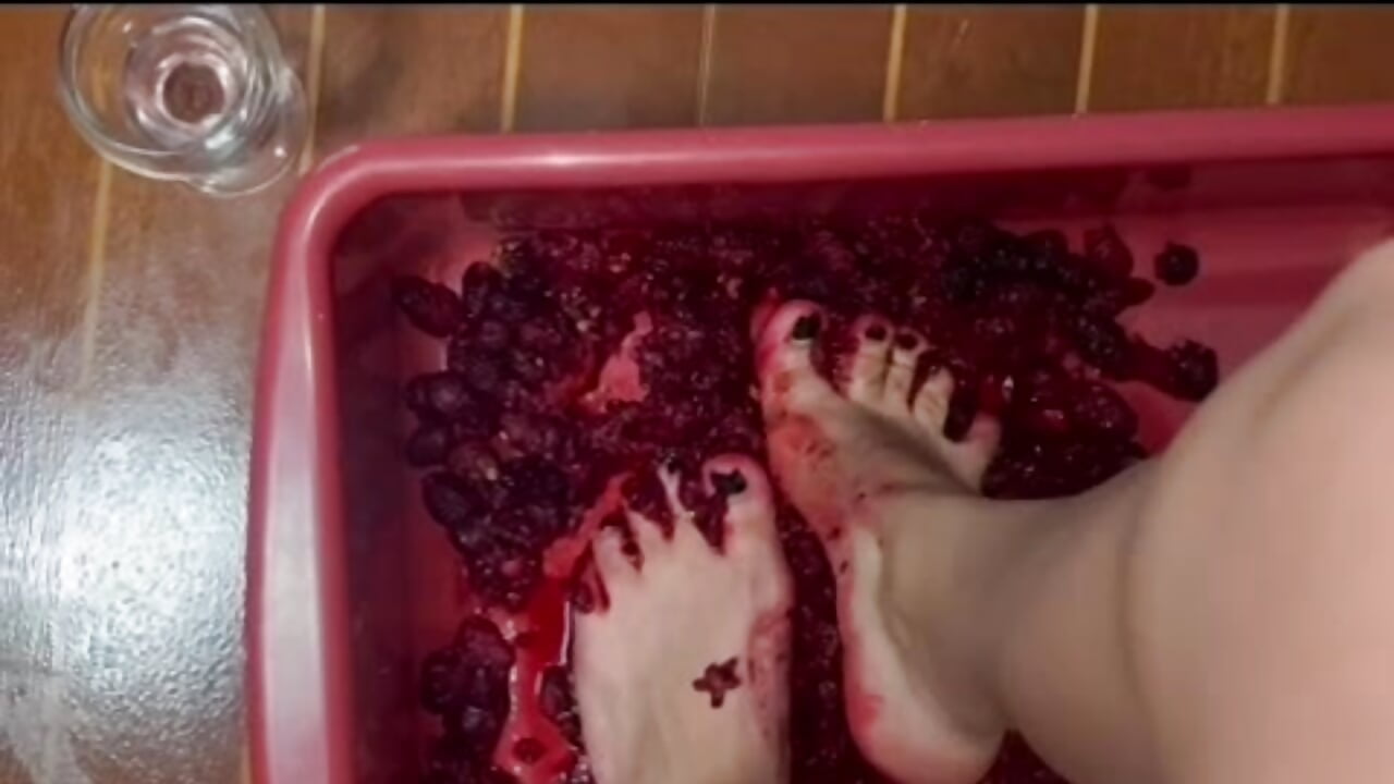 Wine with my feet - video by NebetColin cam model
