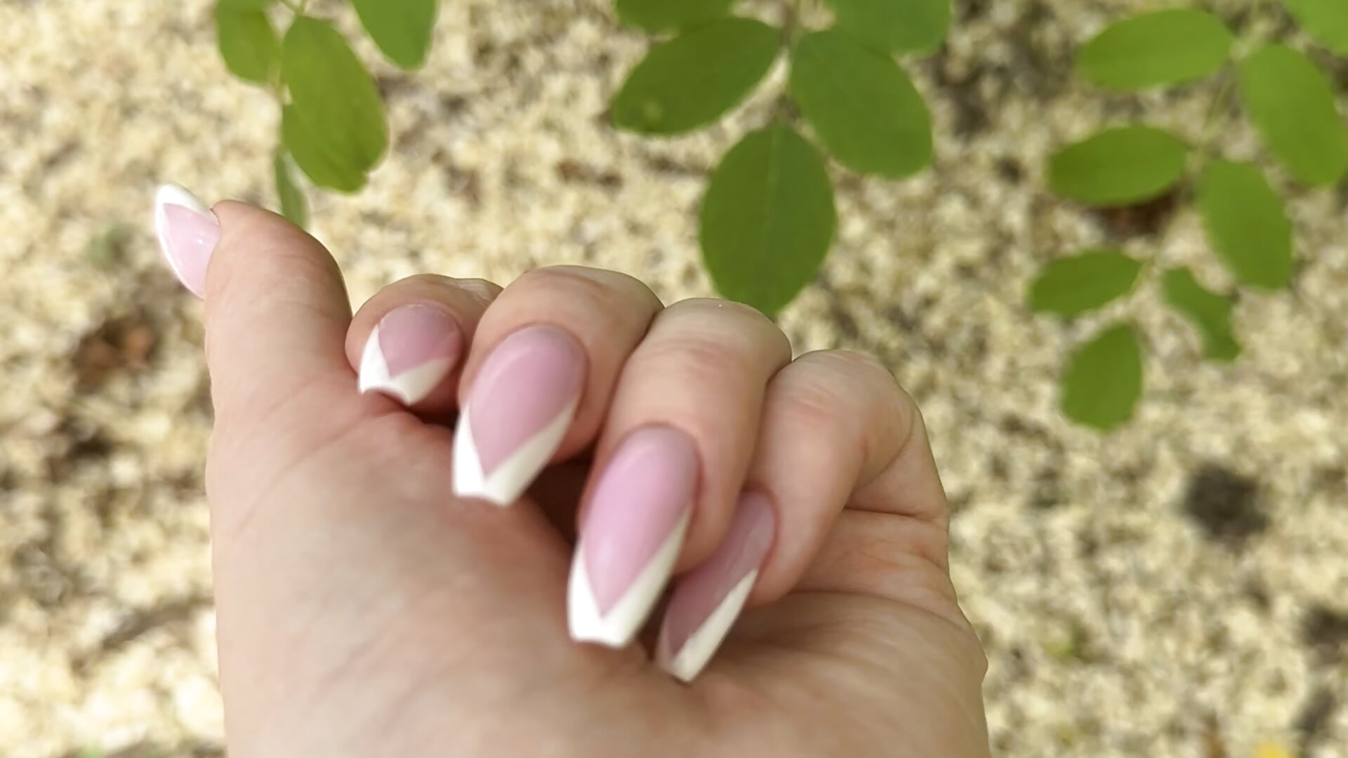 adore French manicure!!! – video od webkamerové modelky KissMissAngela