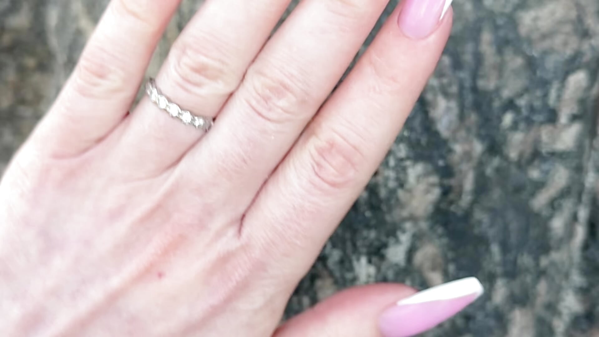 check my manicure – video od webkamerové modelky KissMissAngela