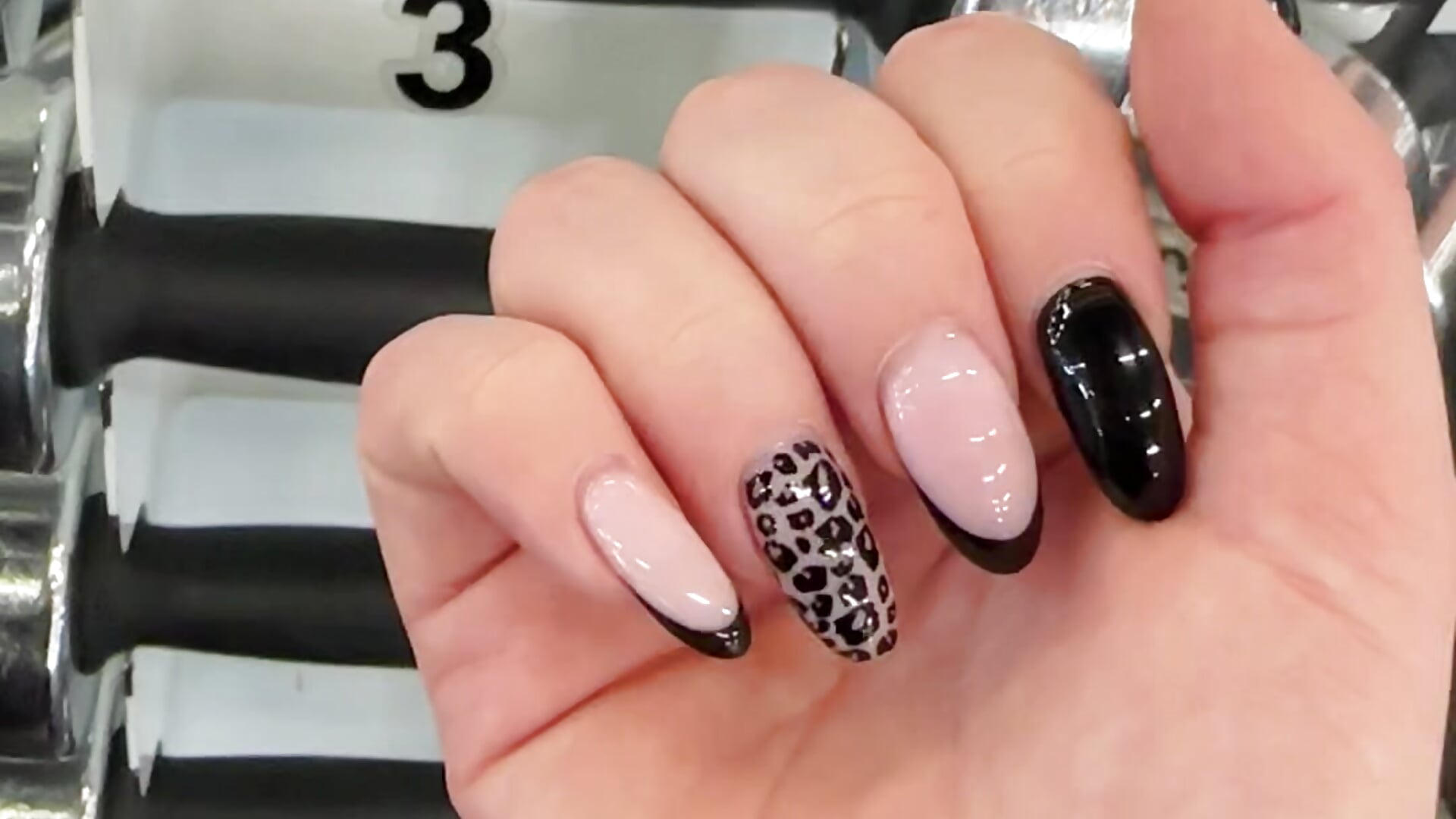 do you like this manicure? – video od webkamerové modelky KissMissAngela