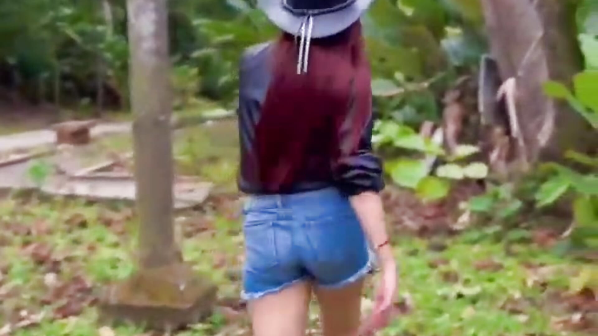 cleopatra happy nature - βίντεο μοντέλου young-mature