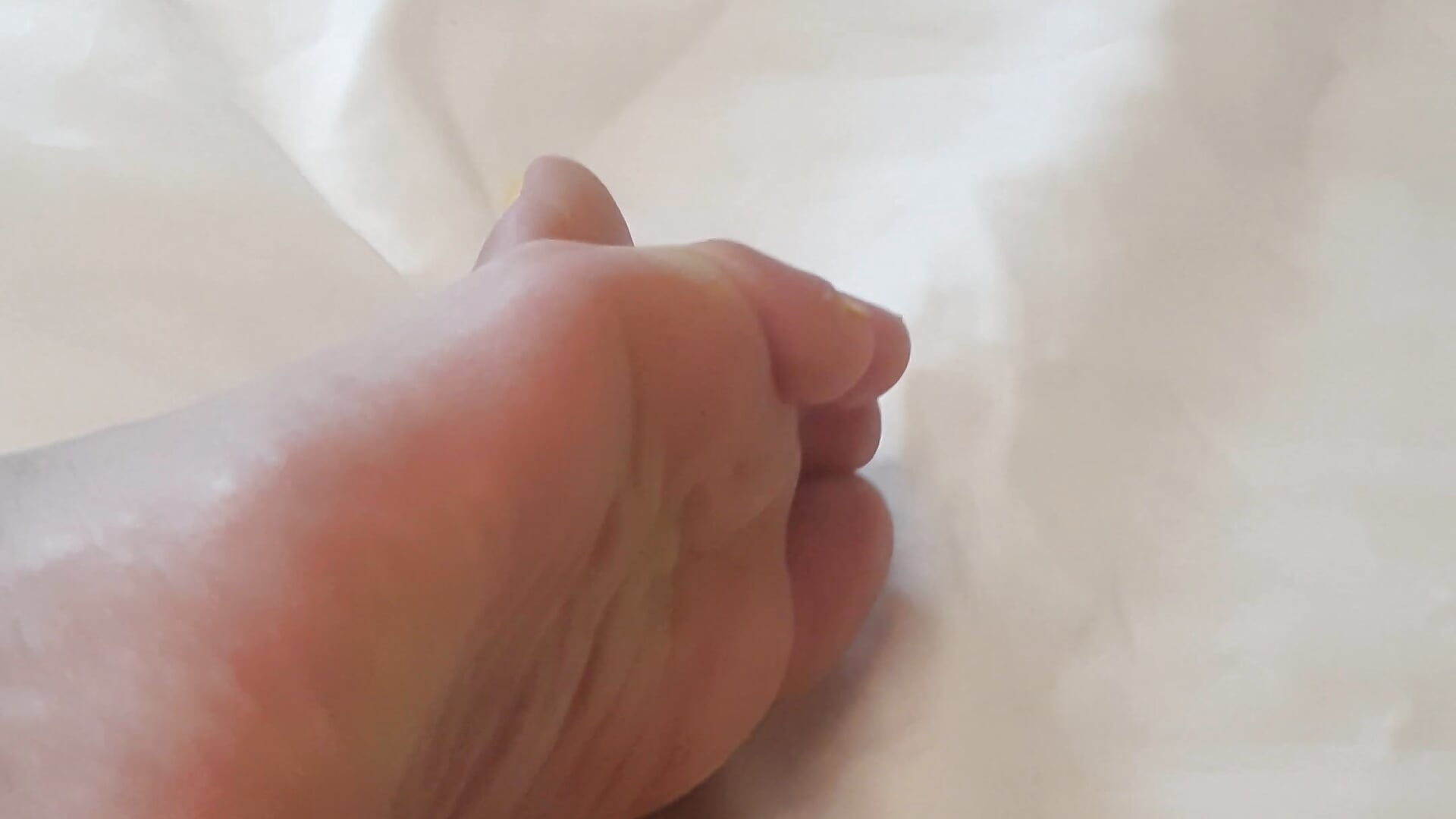 Smoth feet for feet lovers:heat: - video by CarrieLoveX cam model