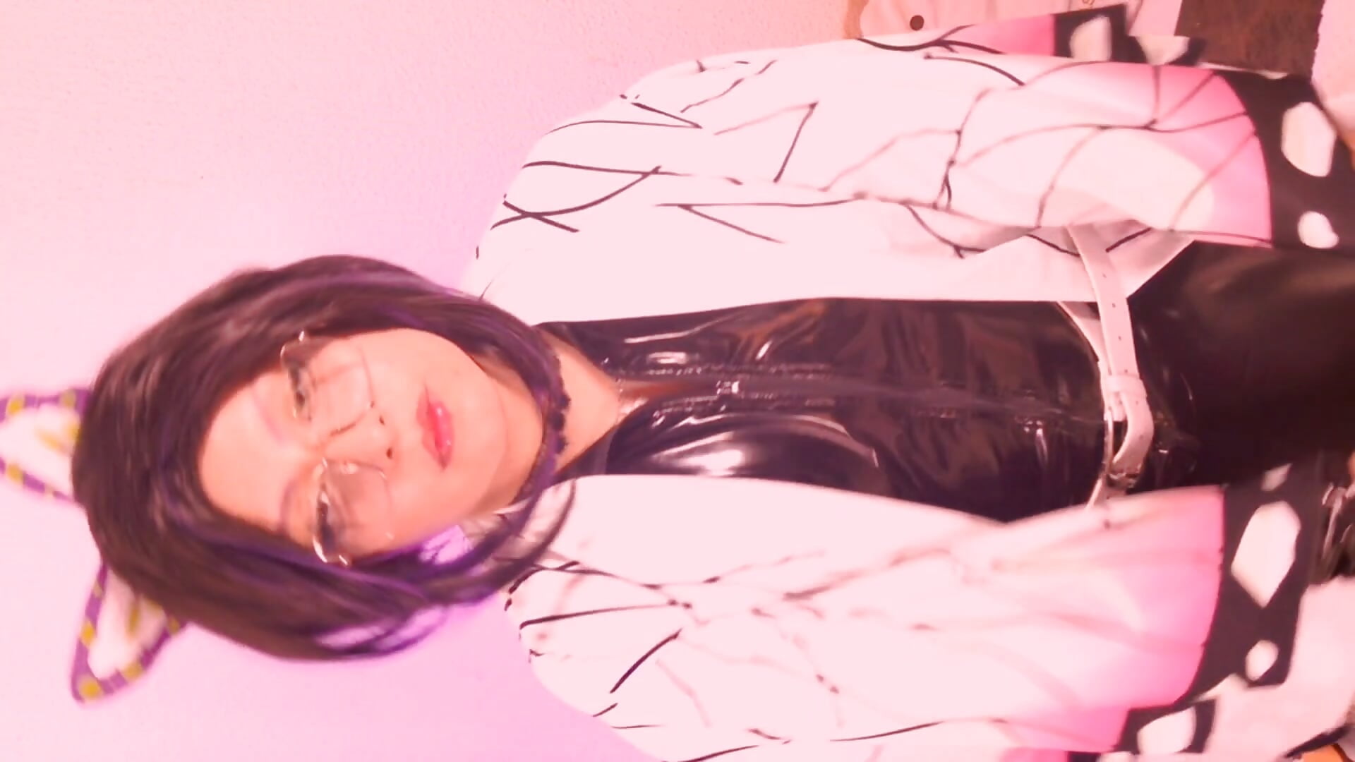 I am a model and cosplayer of Latex, leather, PVC, who enjoys BDSM, naughty kinky and more. - video by Its_vero cam model