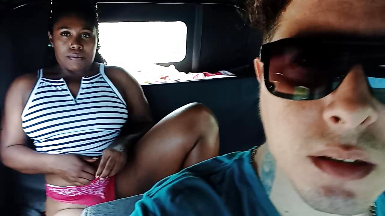 My girl touches herself in the back of my car (part) 2 mi chica se toca en la parte de atrás de mi