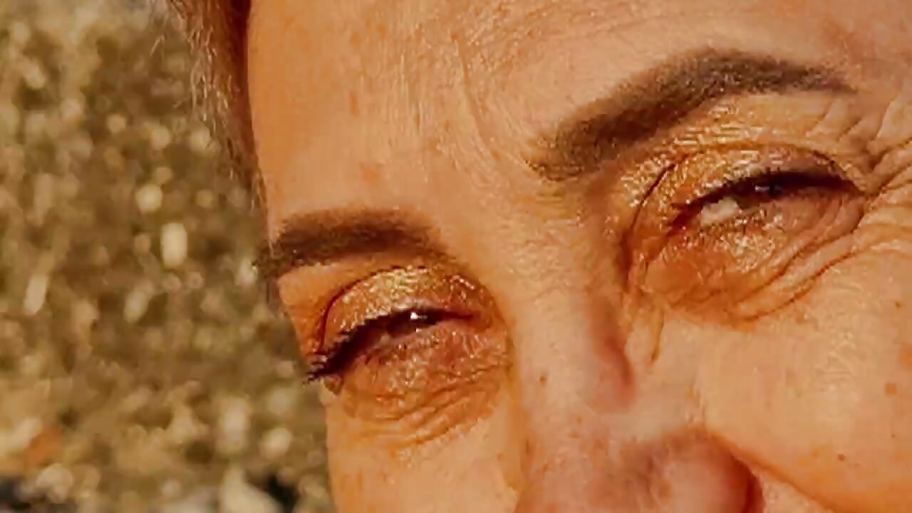 Summer and the sea - video by LadyMargaret cam model