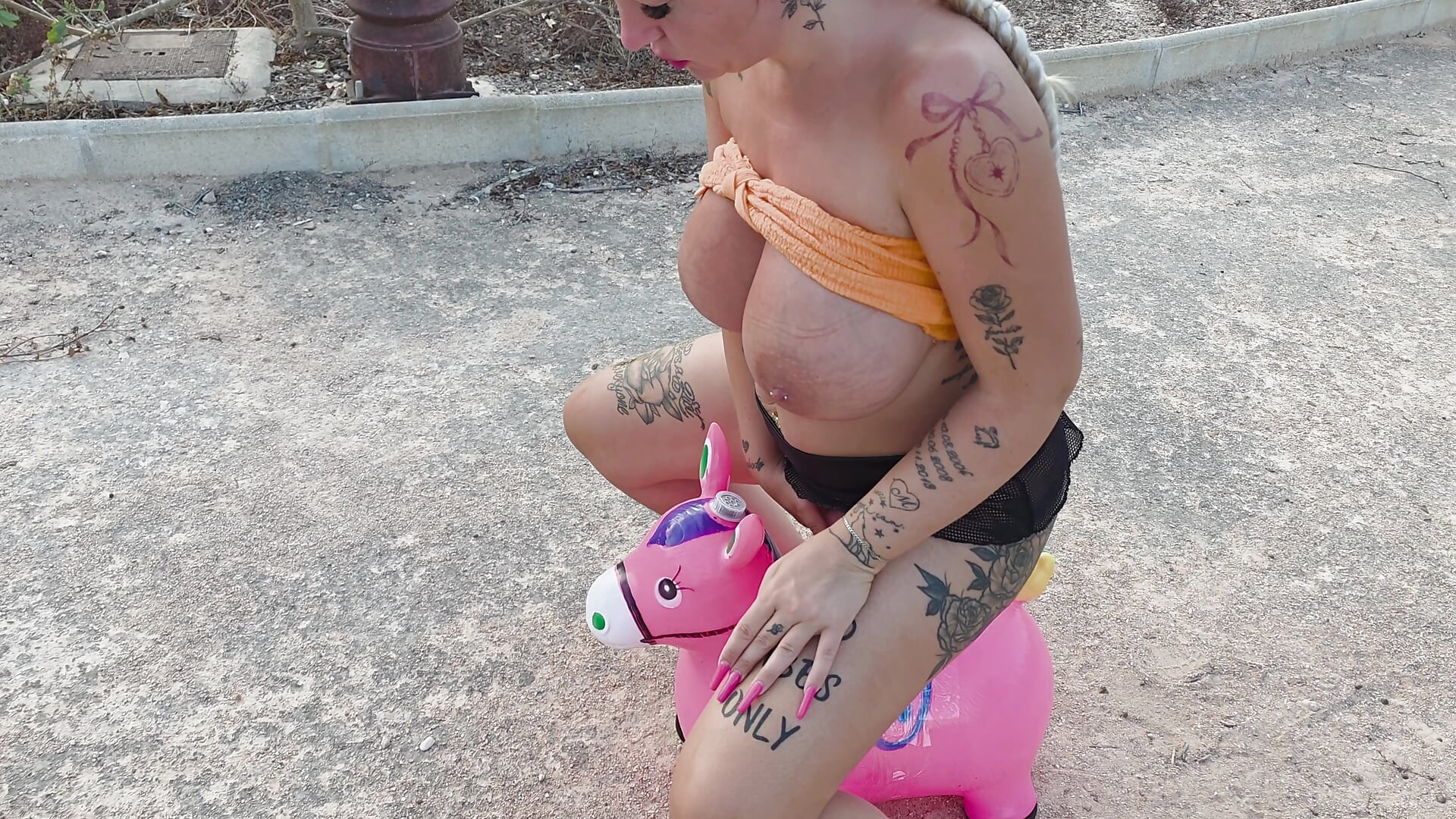 Ride my pink pony