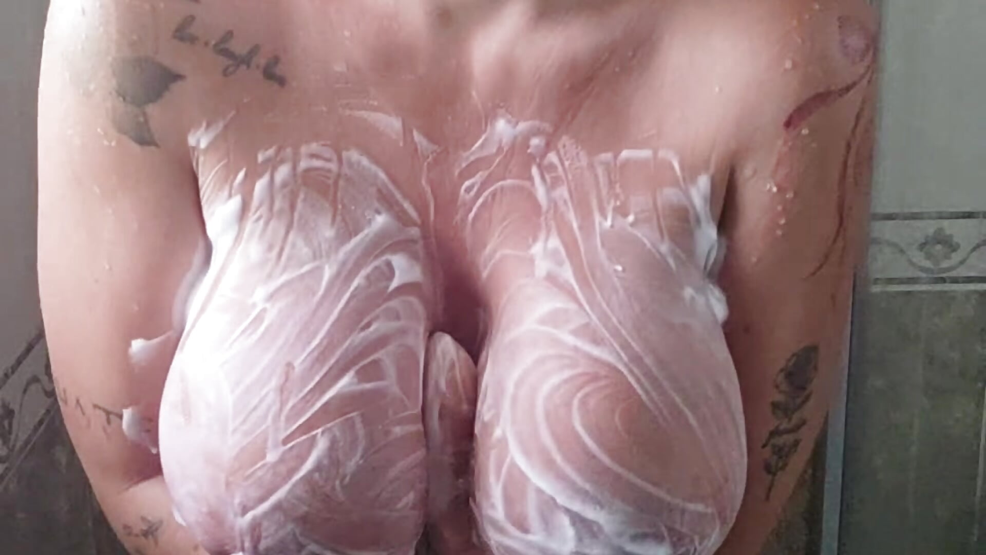 Long shower action - סרטון של Jassy_Foxy, דוגמן/ית מצלמה