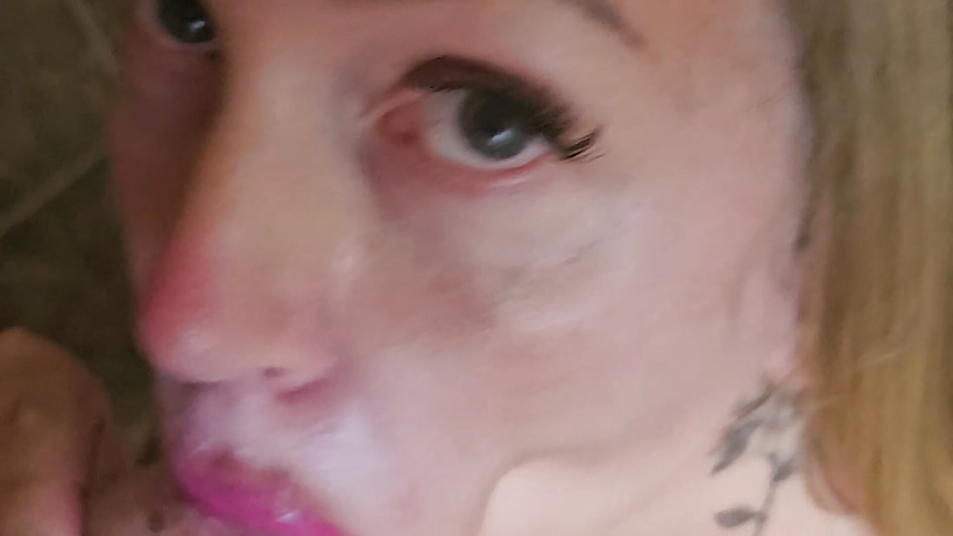Facial in the bathroom - Video von Jassy_Foxy Cam-Model