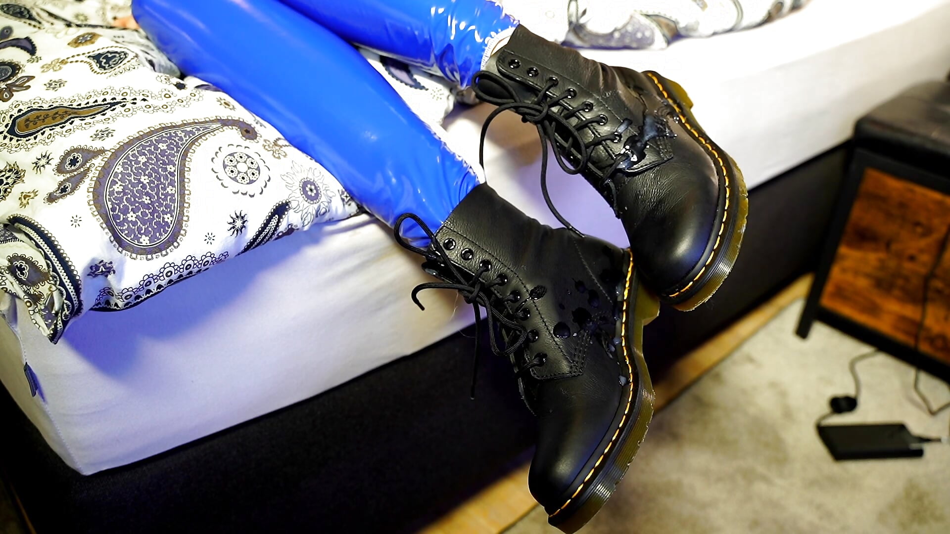 boots sperma lecker gesucht - video by Lisa_Sack cam model