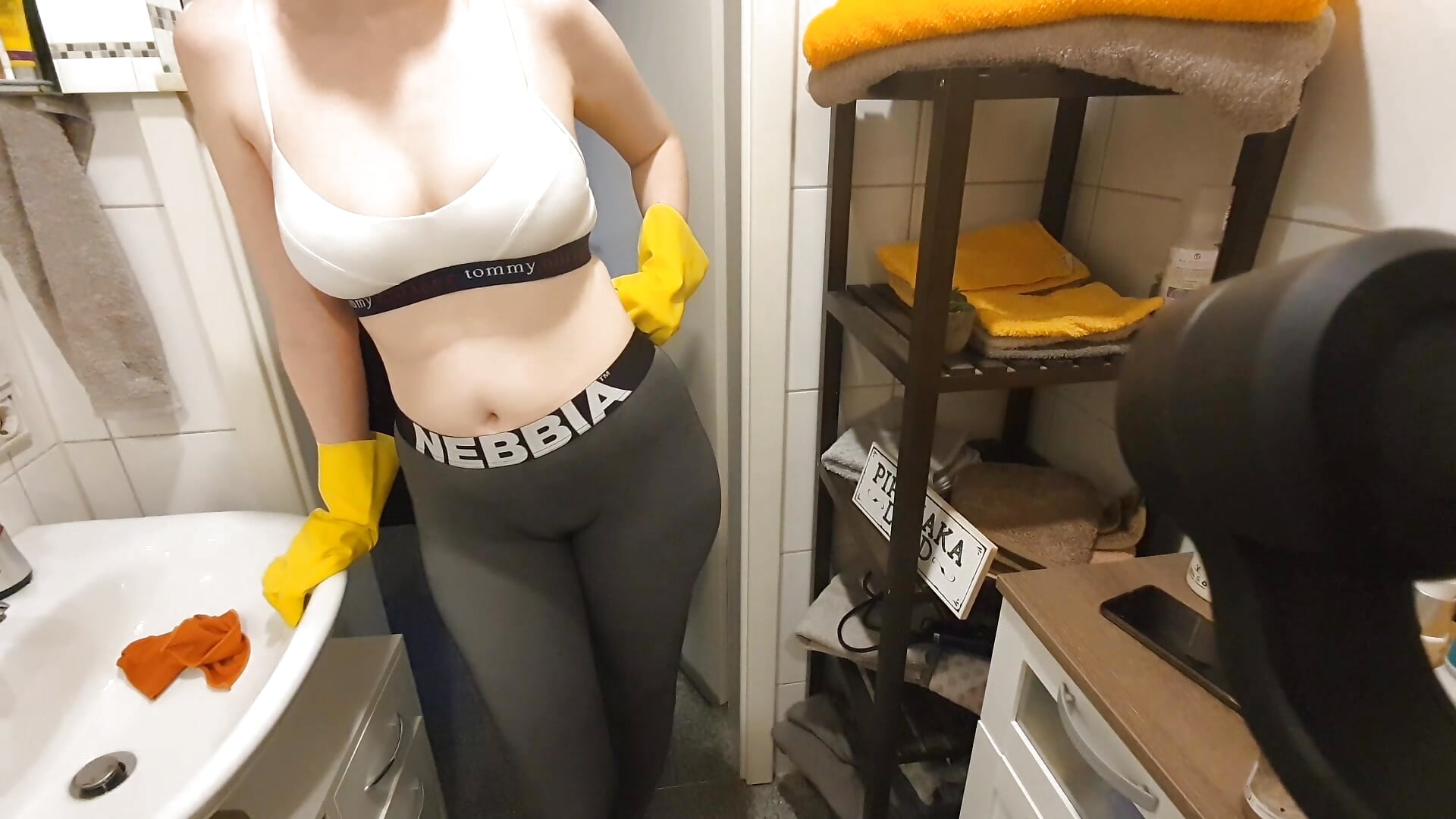 VOn dEr PutZe zUr HoBByHurE - video by Lisa_Sack cam model