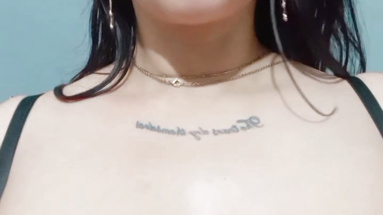 Is so hot 🥵 - Giuliana90主播的视频