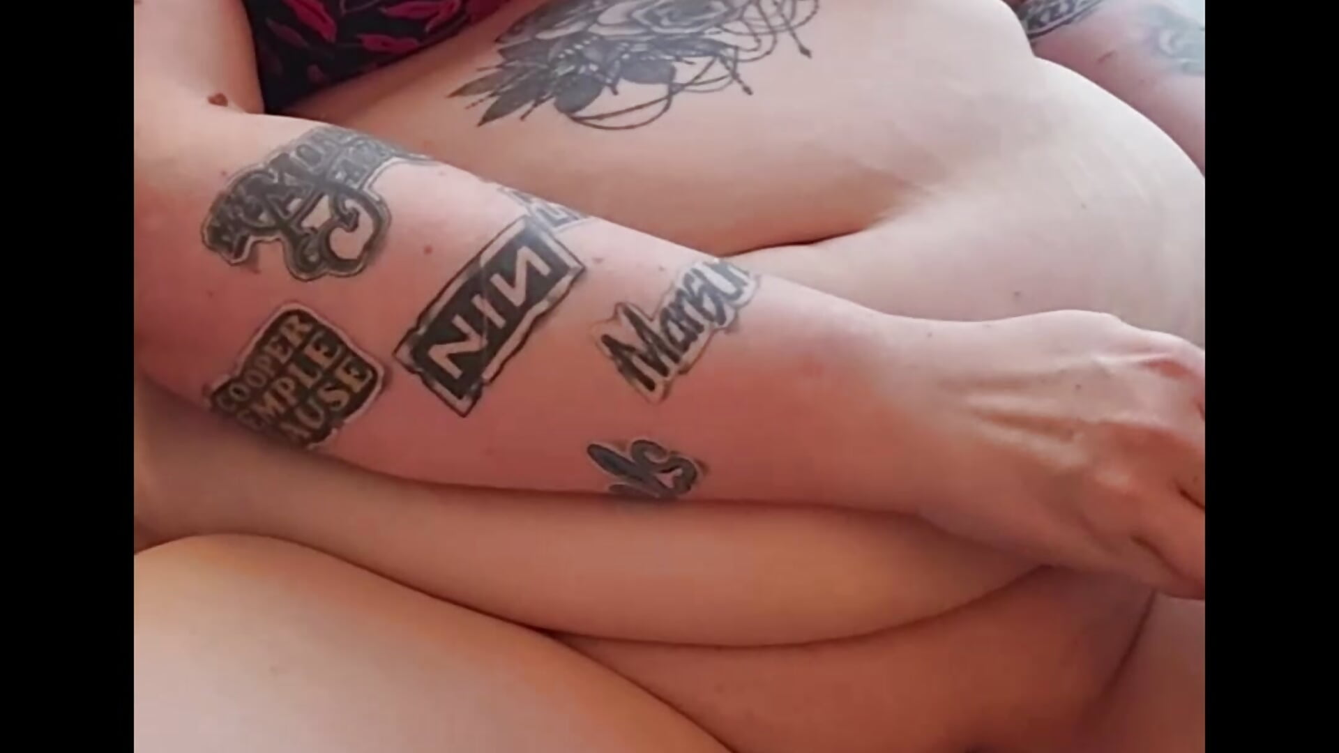 Naked BBW cums using vibrator - video by MrAltMrsKinky cam model