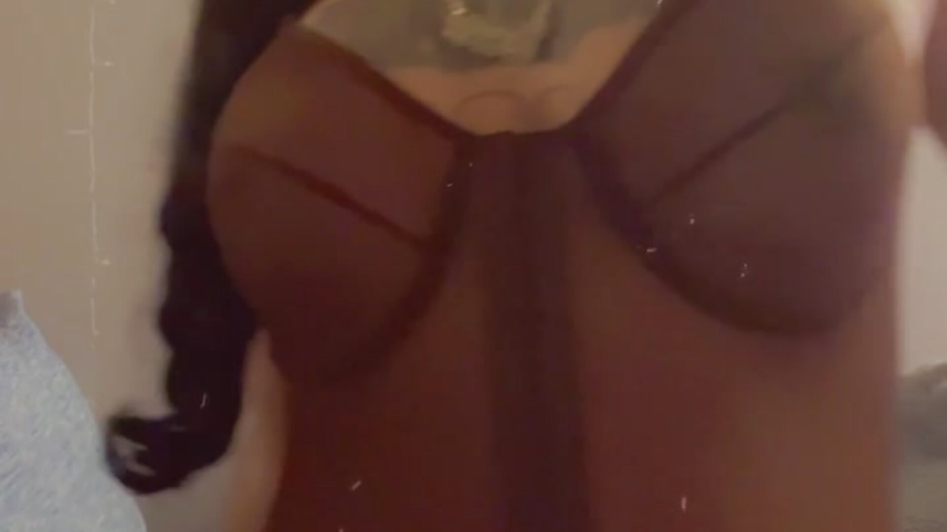 filtered-814B5703-BEA7-4AFA-A288-288176C58EB0 - video by barbiiedoll69 cam model