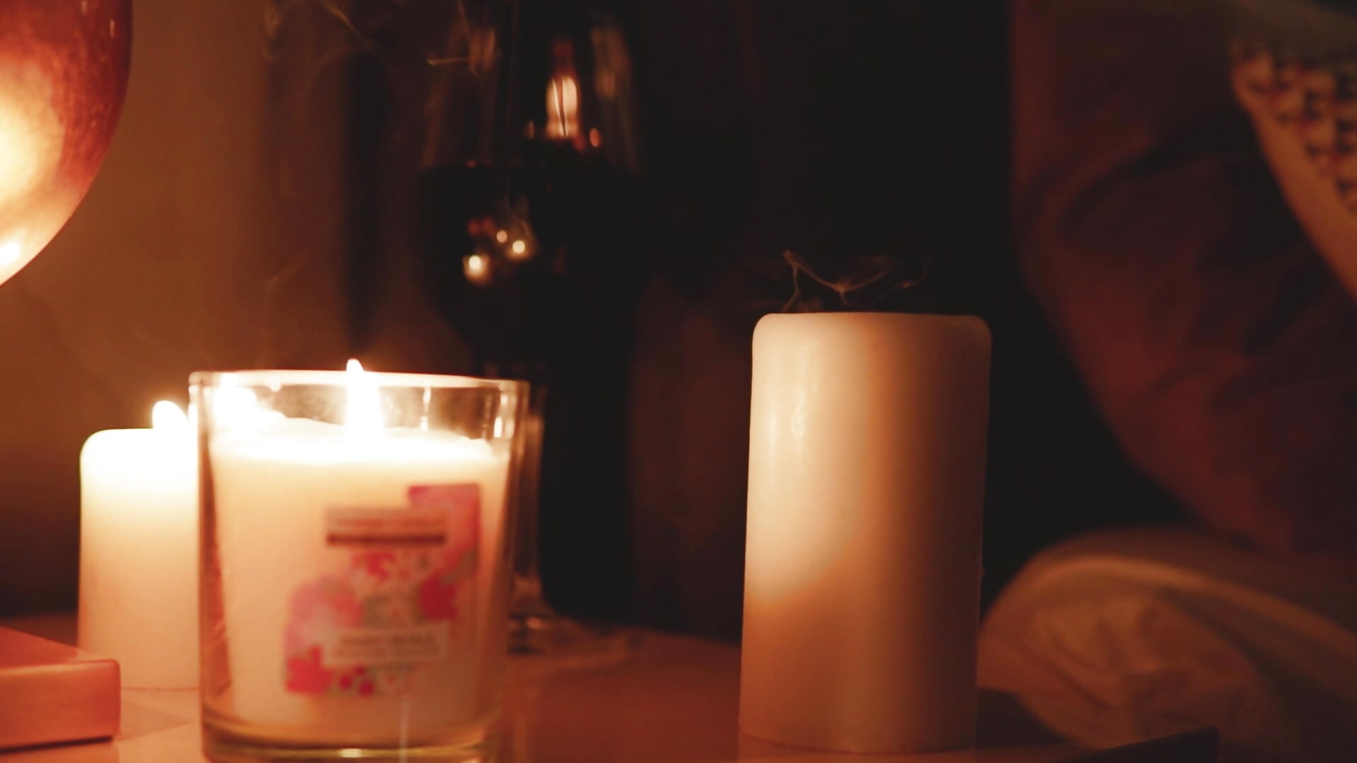 Wanna cherish a glass of wine with me? ♥