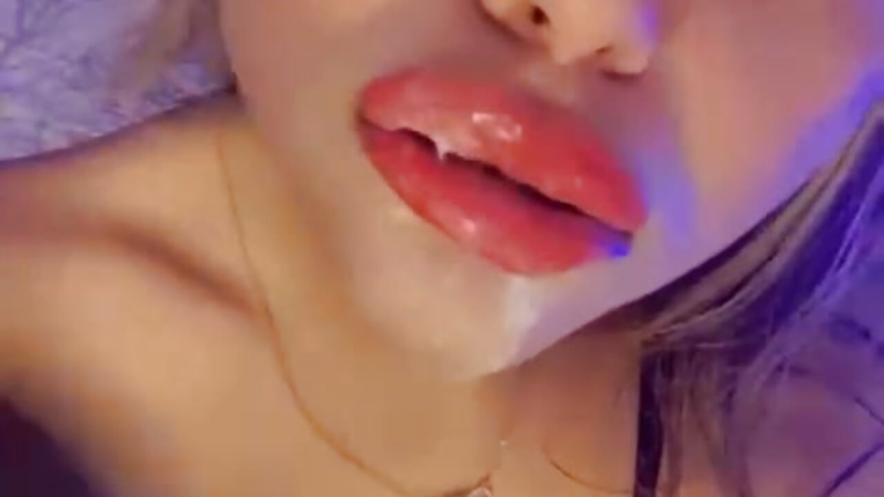CHOCOLATE AND MILK IN MY MOUTH - video by VannessaCruz cam model