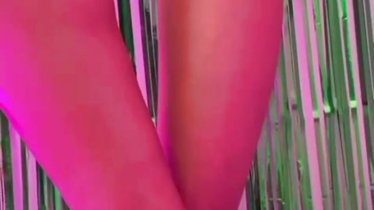 Sexy heels on San Patric´s Day 💚🍀🍻 - video by BonnieBad01 cam model