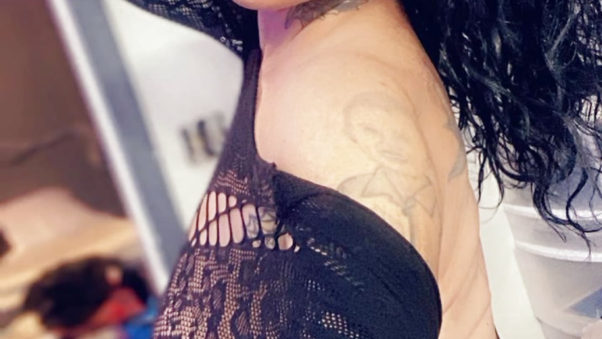 Snapchat-2104364040 - video by Fiestykitty@xh cam model