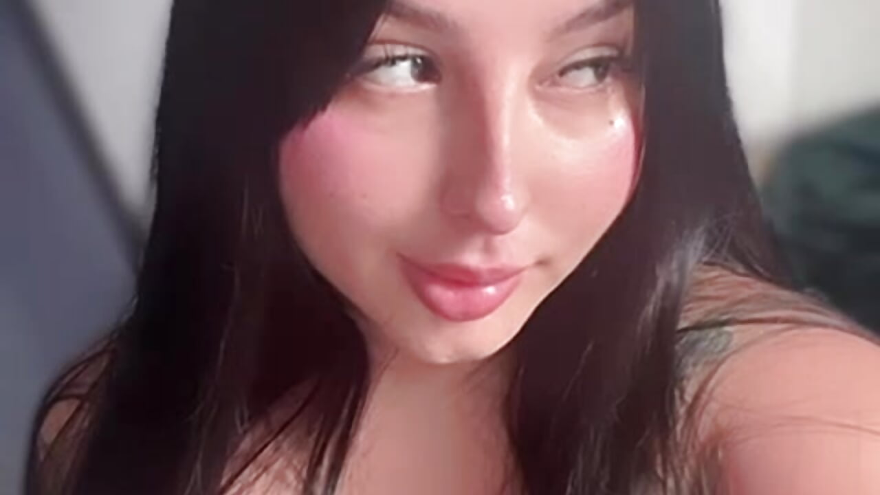 is for you? – video modela na kameri iraide_castro