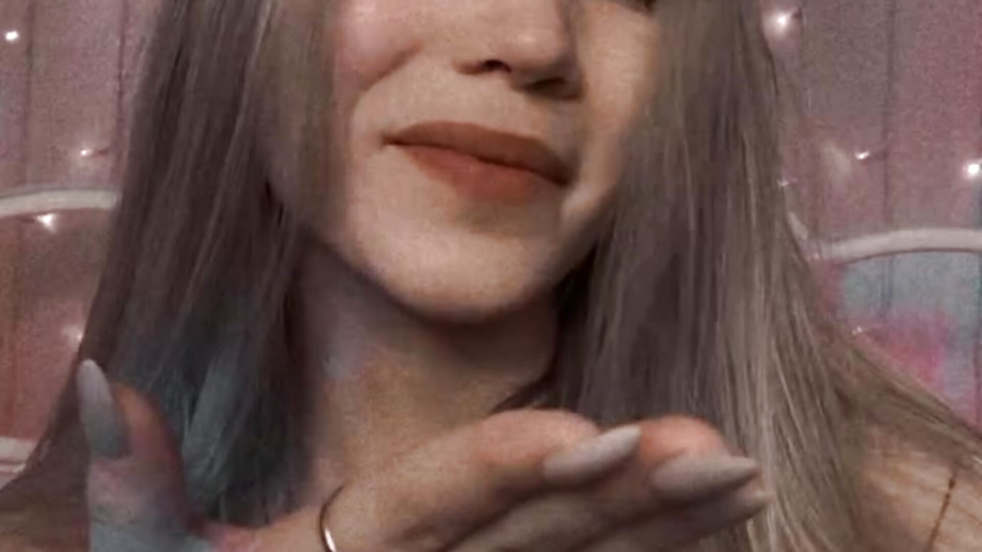 air kiss - video by MoonSprinkle cam model