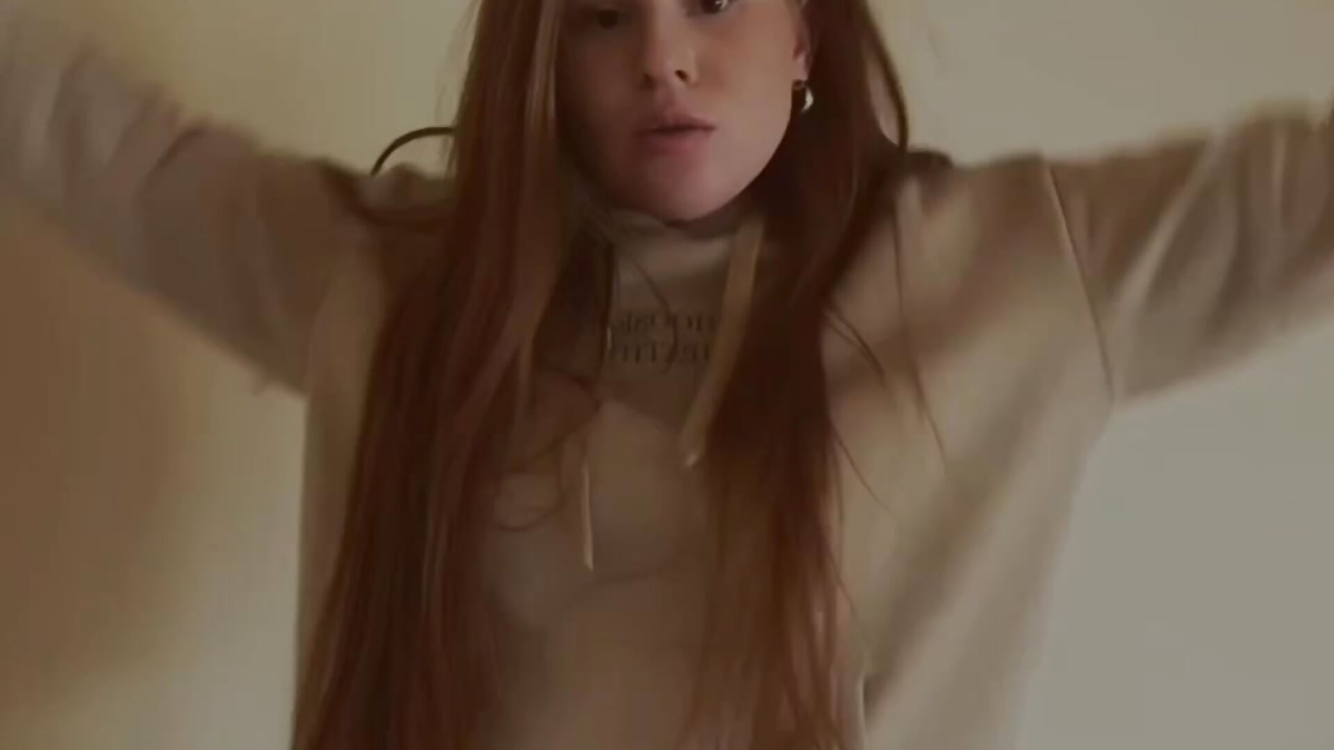 ✌️ - video by alexababy cam model