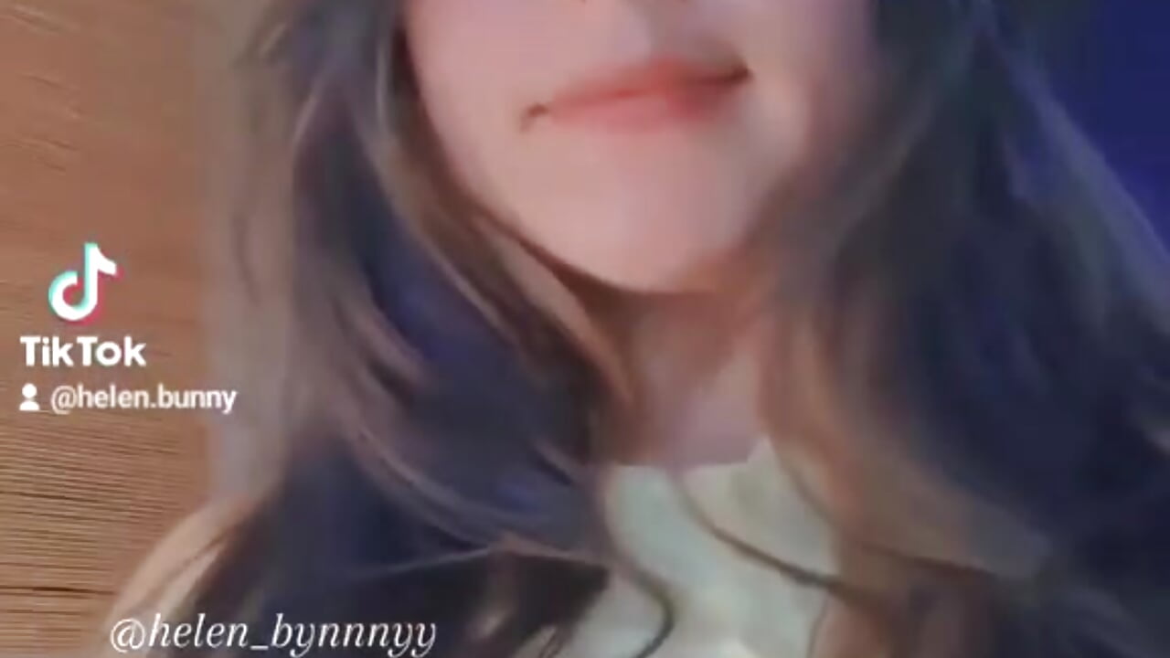 Hii :P - відео від вебкаммоделі helen_bunnnyx