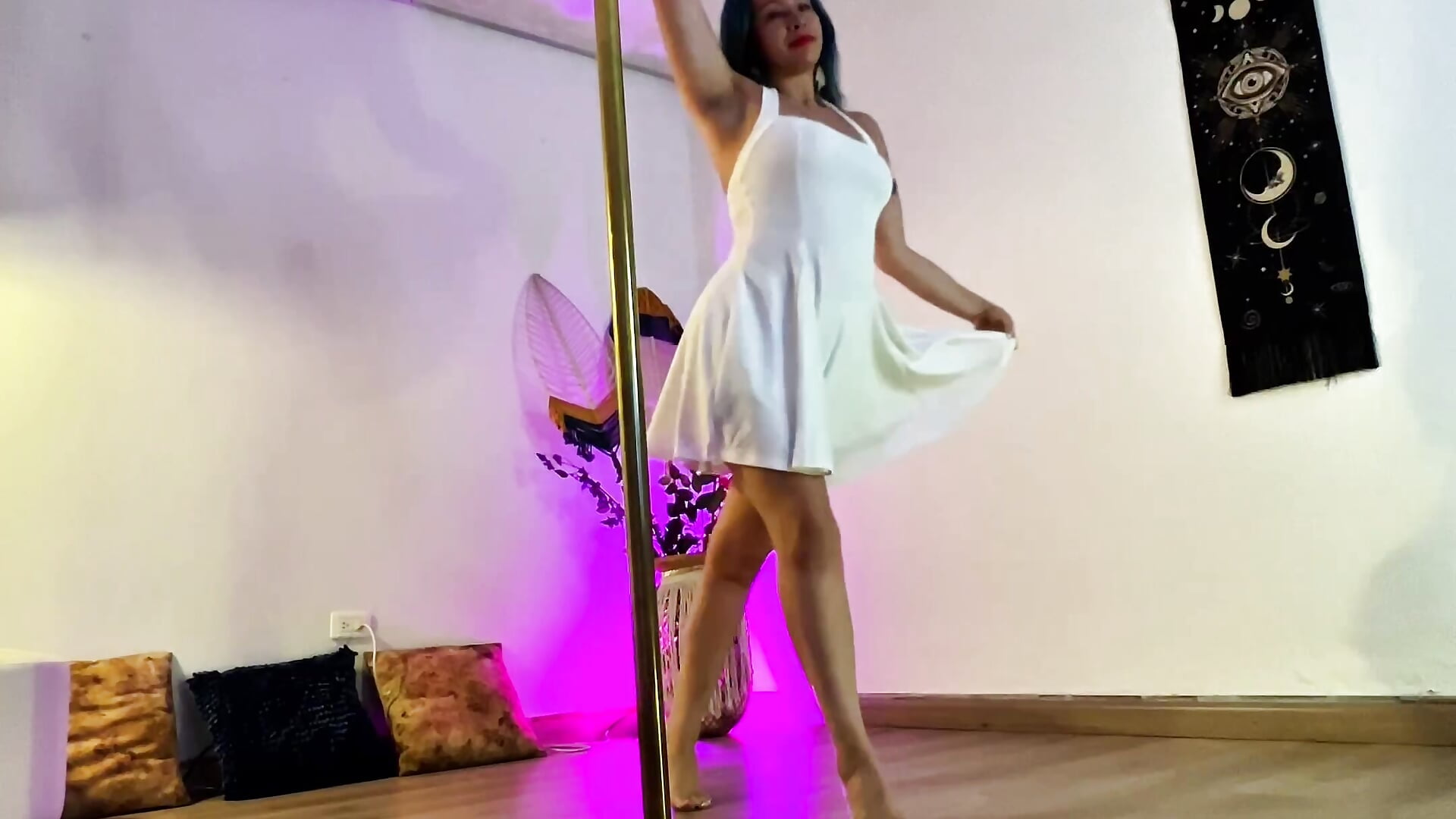 Be more… 💕 - video di Kat_Art modella di cam