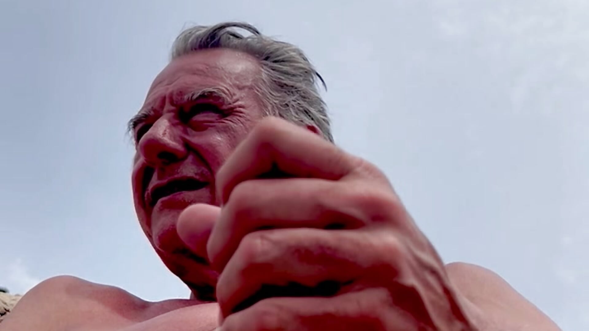 Weitere Masturbationen am Strand - video oleh model kamera ClaraMigger@xh