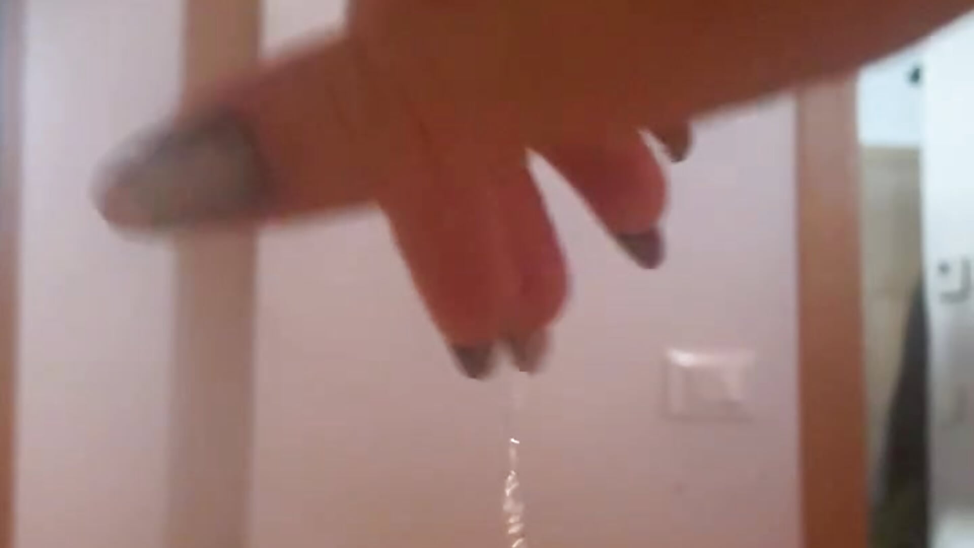 Playing with my shining cum - video by angiangiangi cam model