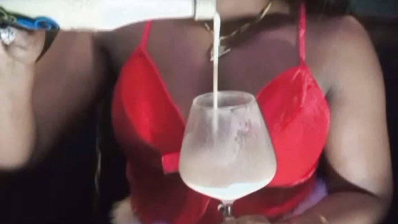 😈 aquí ya estamos celebrando la Navidad - video od modelky/modela Uvita06