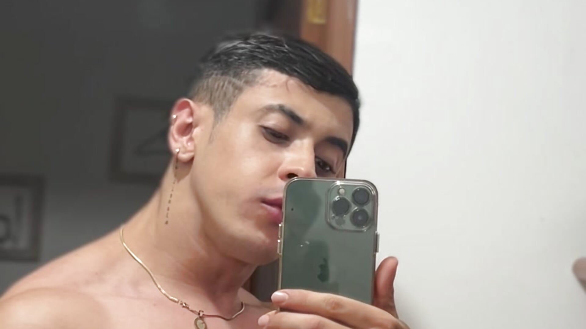 😮‍💨 - Dominic_Joness 캠 모델의 동영상