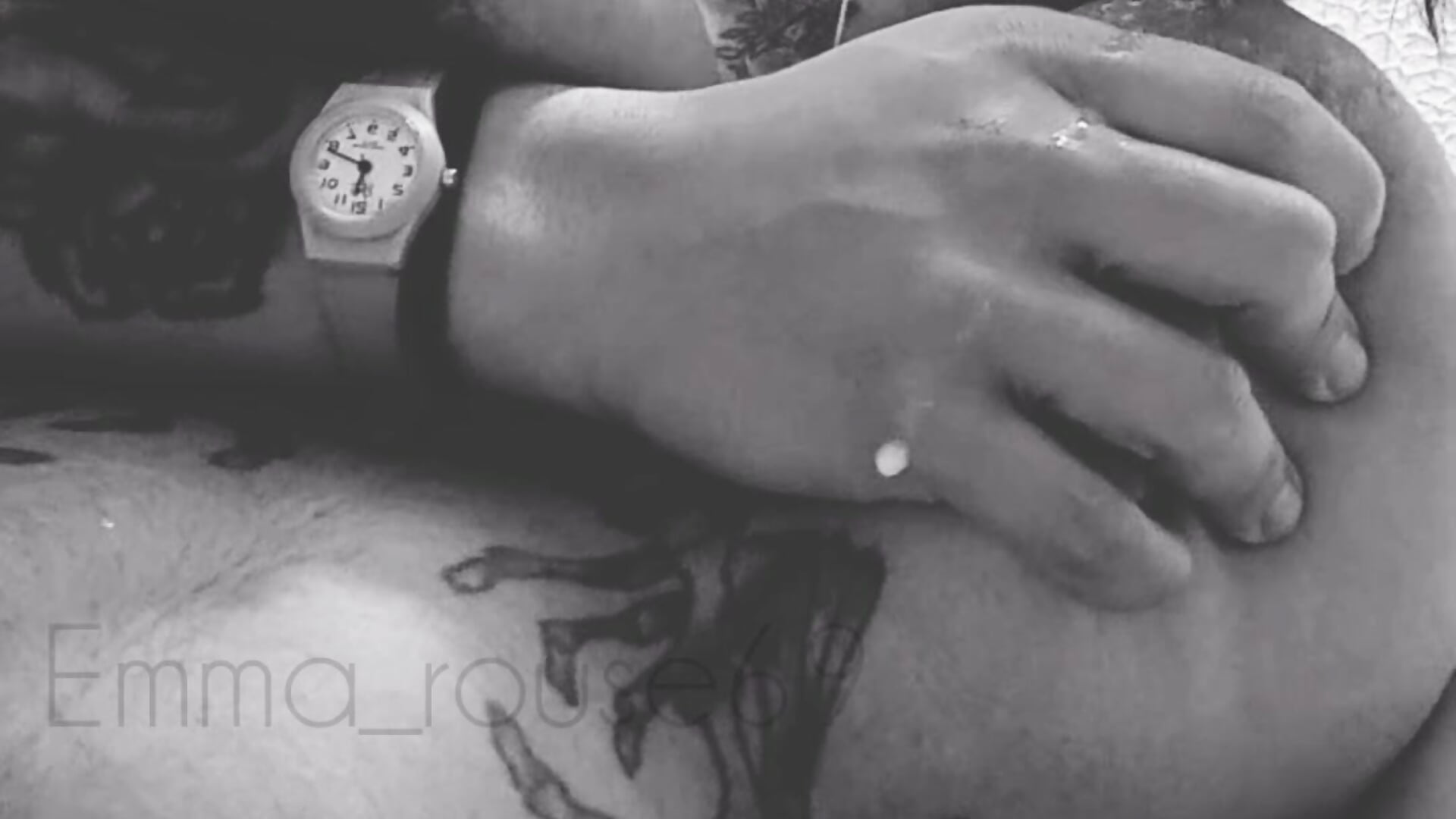 Now it's time to wet your face - video by emma_rouse69 cam model