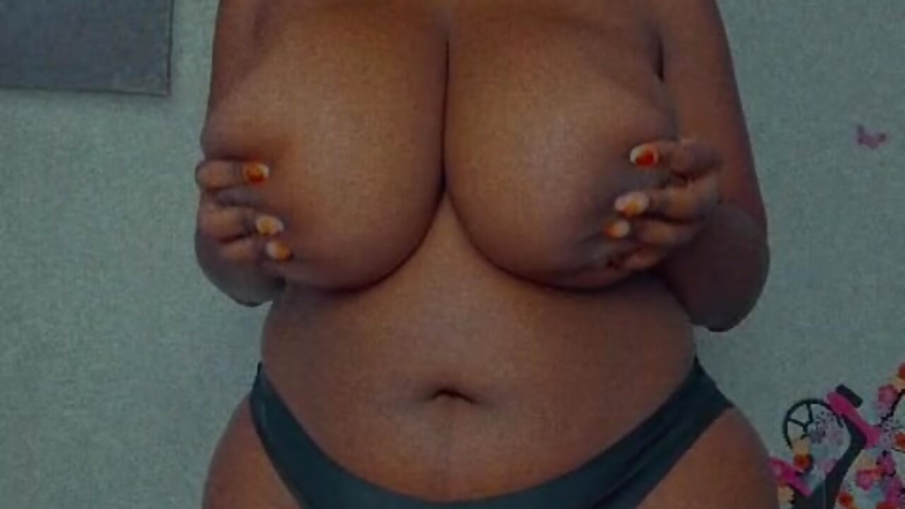 Squeezing boobs - bustytemptress1 캠 모델의 동영상