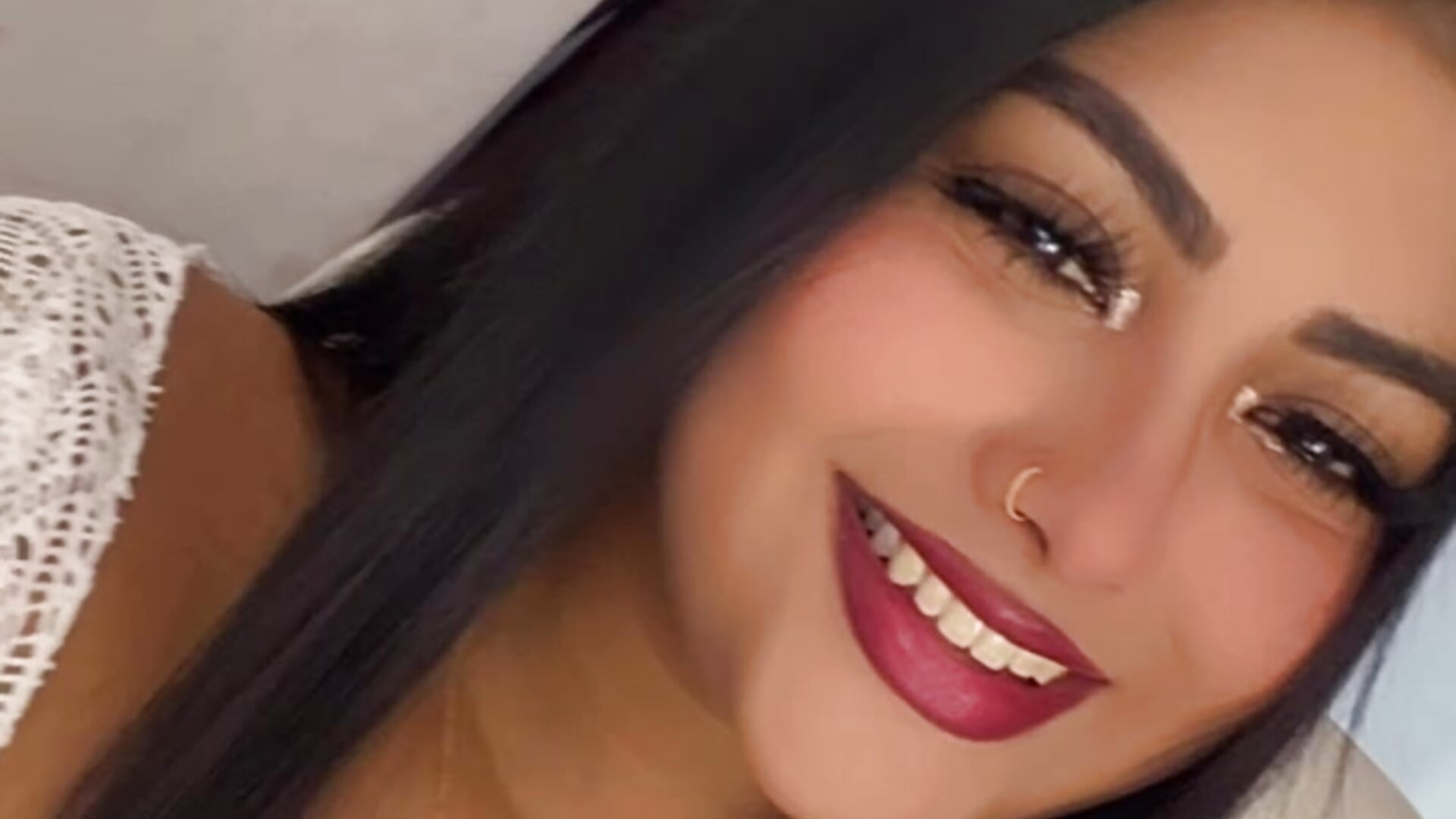 Kiss🎁 - video by NatashaBrown12 cam model