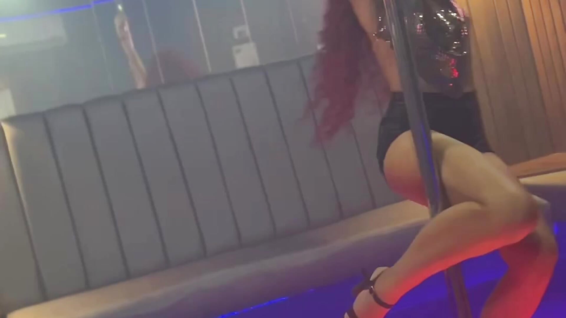 POLE DANCING - video by susan_jaramillo cam model