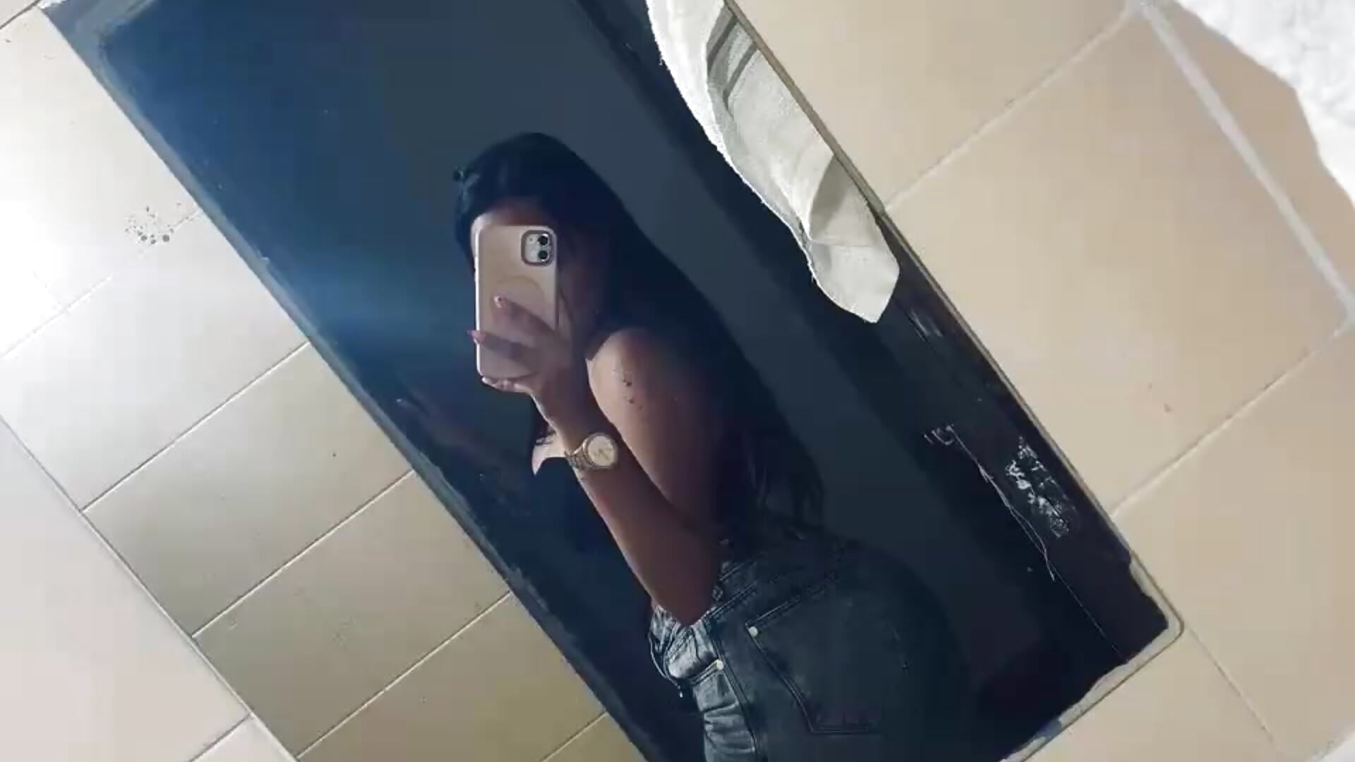 abe2a9d8-6cb4-4ea0-8e98-420060021708 - video by laila044 cam model