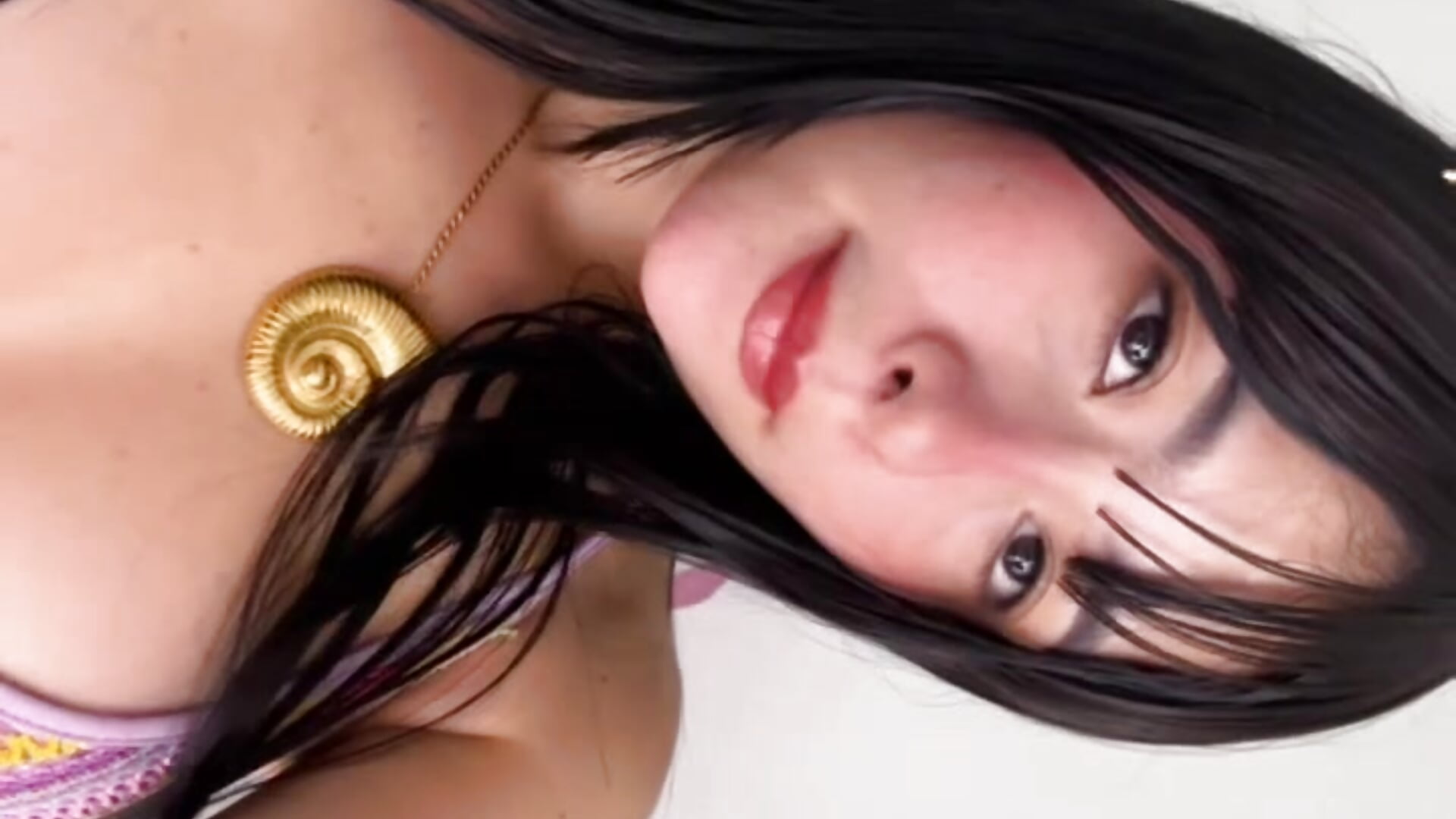 bajo de el mar 😂  😝 - video by keissy_rincon_ cam model