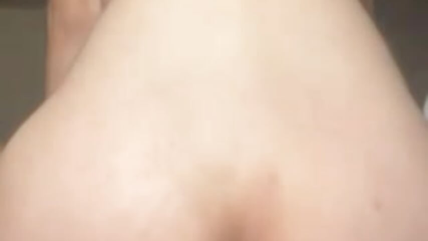 Bouncing on a dildo - video by wirytynum cam model